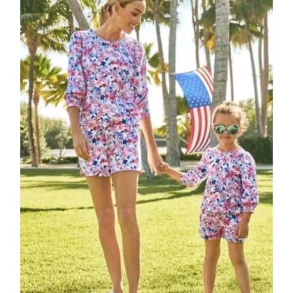 Lilly Pulitzer Corden Sweatshirt sz Small in Party Like A Lobster - Picture 15 of 15